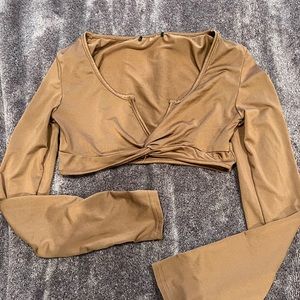Long sleeve crop top